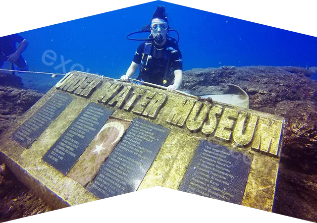 Side Diving Tour: Underwater Museum and More